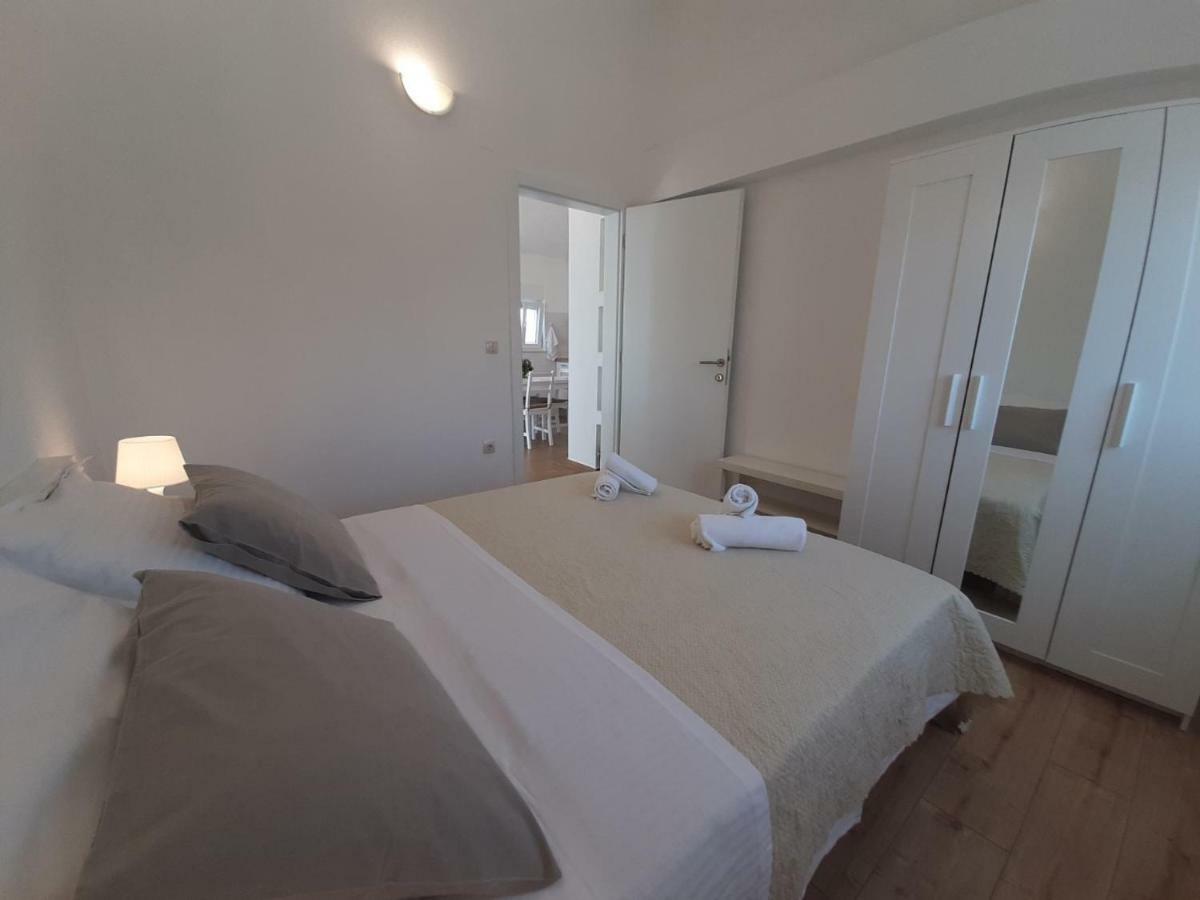 Apartman S Pogledom Ždrelac Екстериор снимка